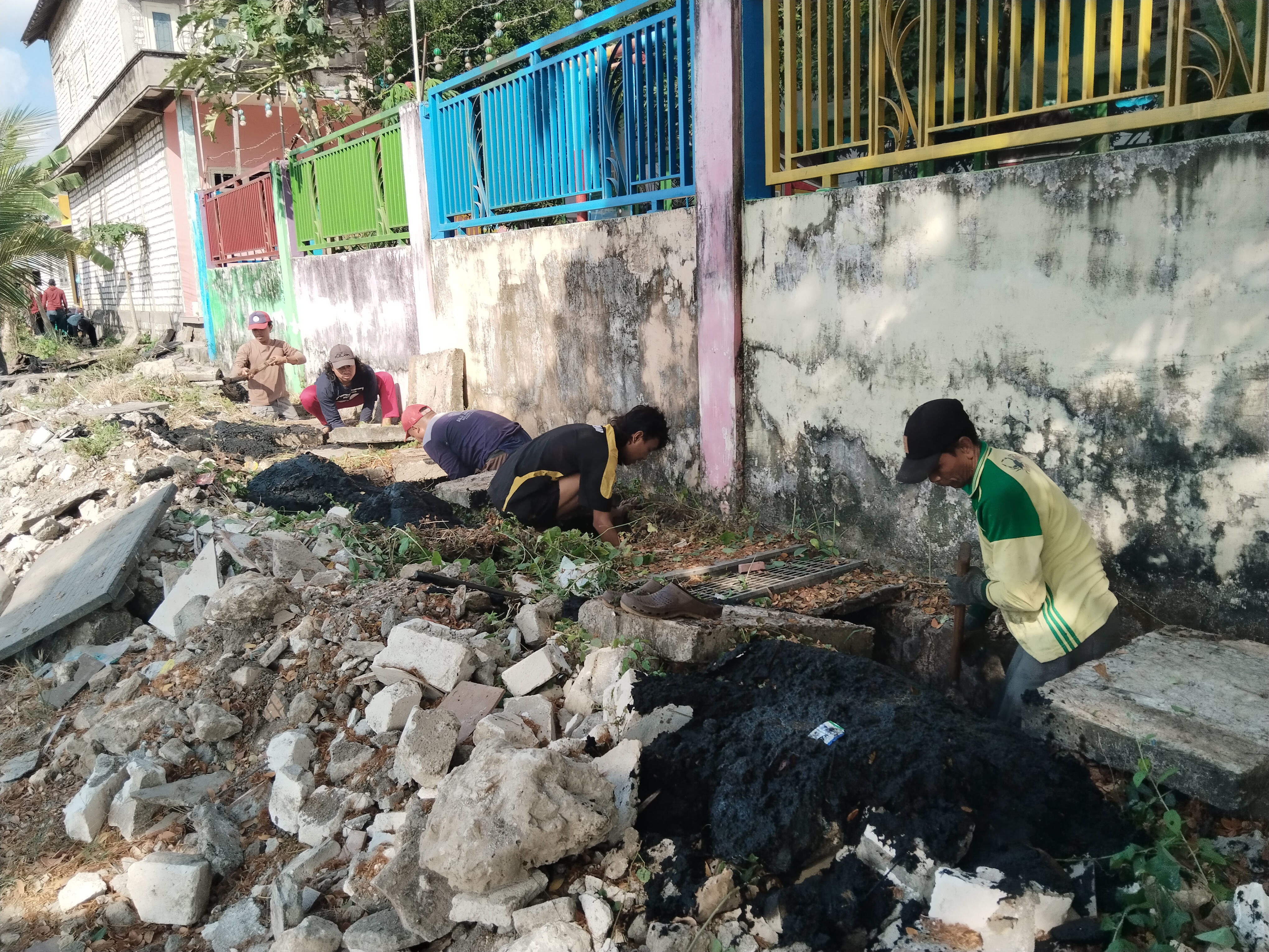Pembersihan Saluran Drainase